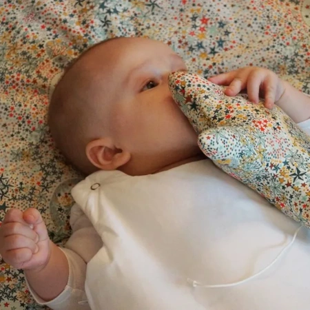 Tapis D'éveil En Liberty Etoiles Multicolores LUCIOLE ET CIE : Comparateur, Avis, Prix 4 Tapis D'éveil En Liberty Etoiles Multicolores LUCIOLE ET CIE : Comparateur, Avis, Prix – Image 2